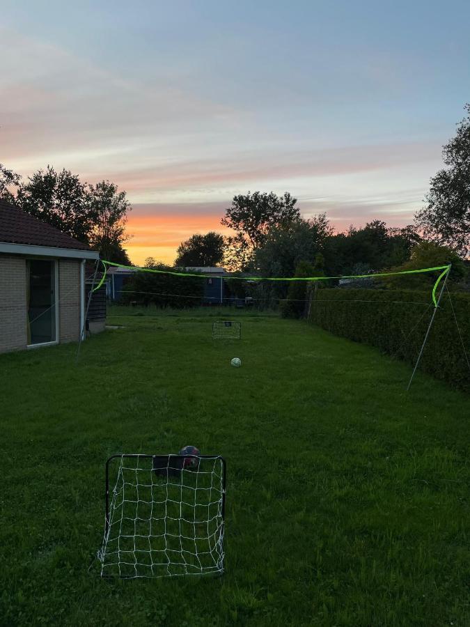 Huisje Earrebarre Tzummarum Exteriér fotografie